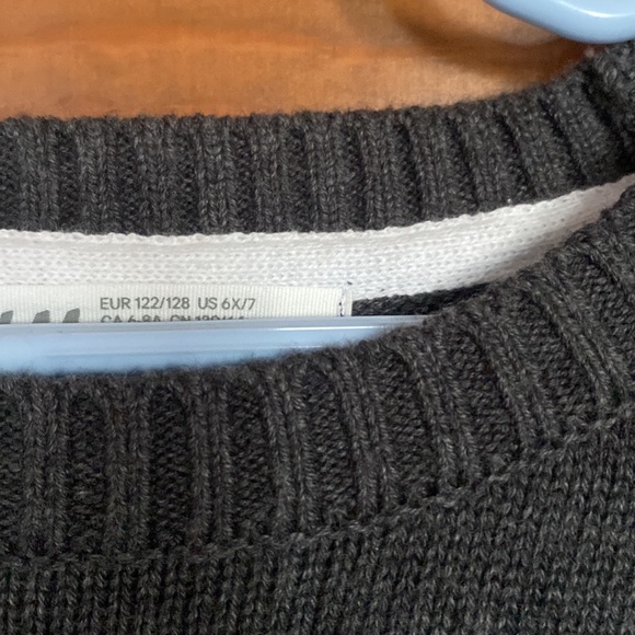 NWOT H&M winter/holiday sweater. Two sizes available. Price each. 5t/6 or 6x/7 - Picture 7 of 9